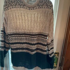 Cozy Knit Sweater with Patterned Design